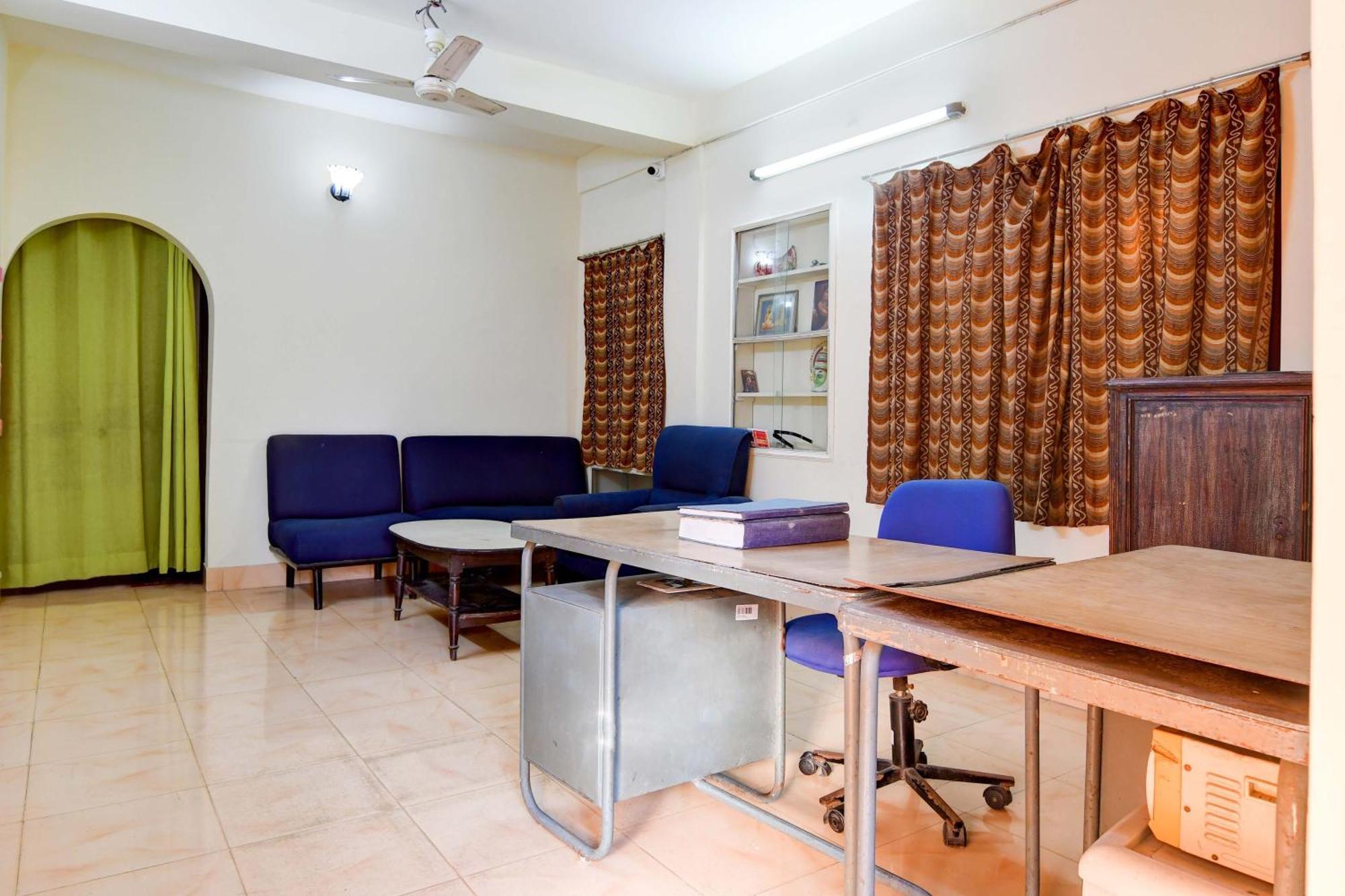 Oyo Simplex Guest House Behala Calcutta Exteriör bild