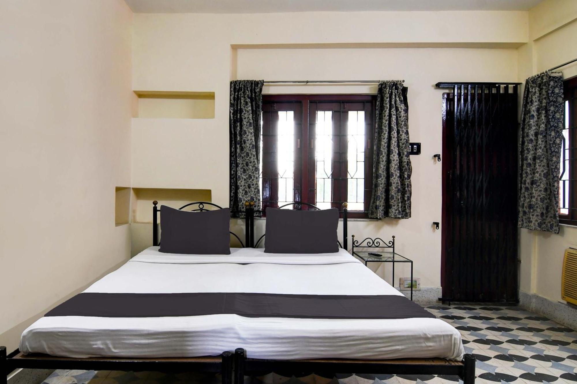 Oyo Simplex Guest House Behala Calcutta Exteriör bild