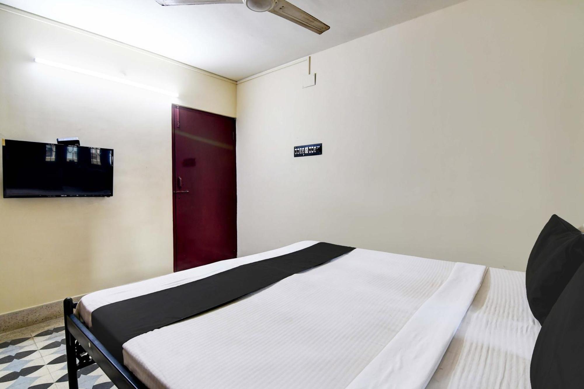 Oyo Simplex Guest House Behala Calcutta Exteriör bild