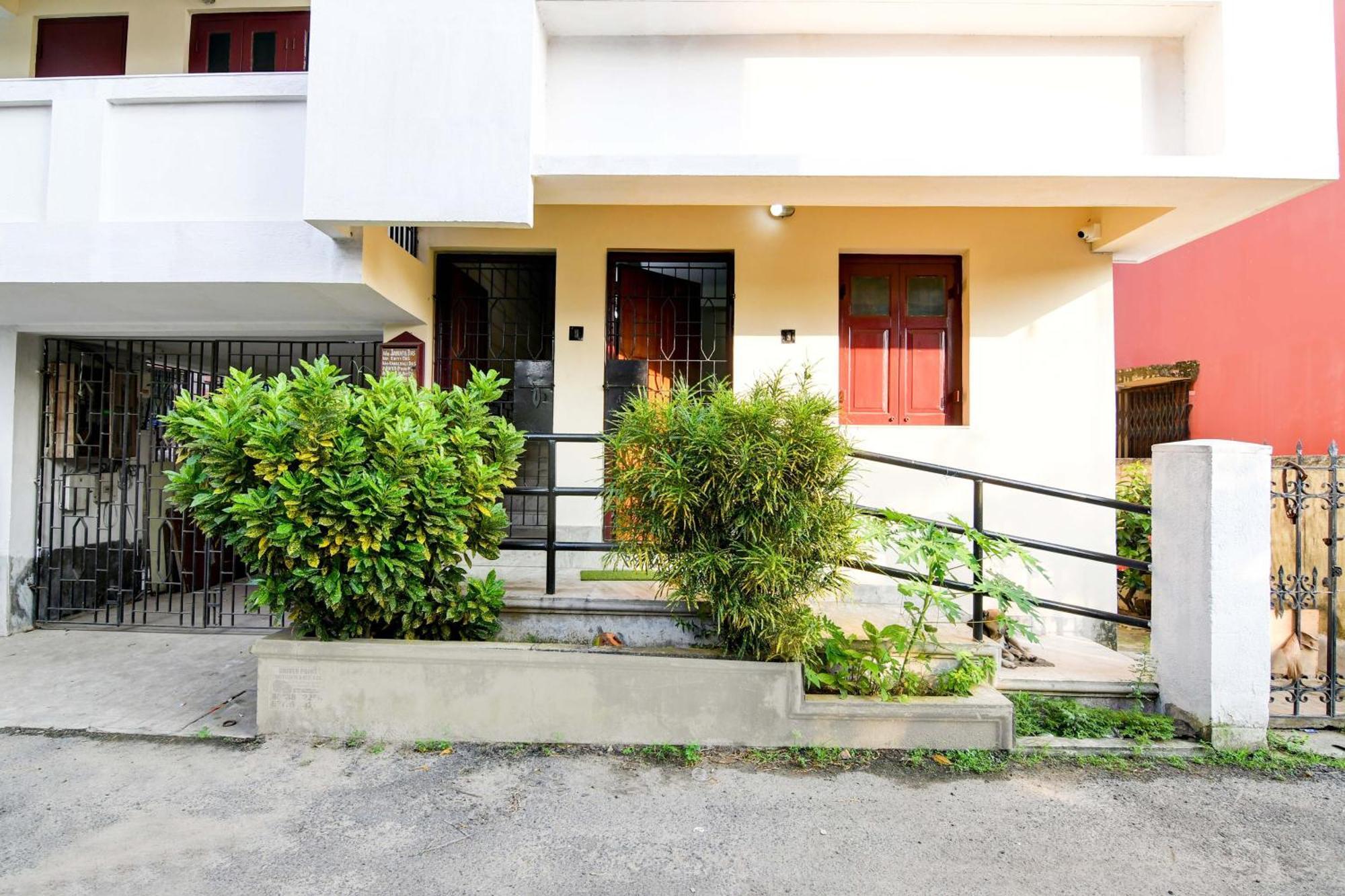 Oyo Simplex Guest House Behala Calcutta Exteriör bild