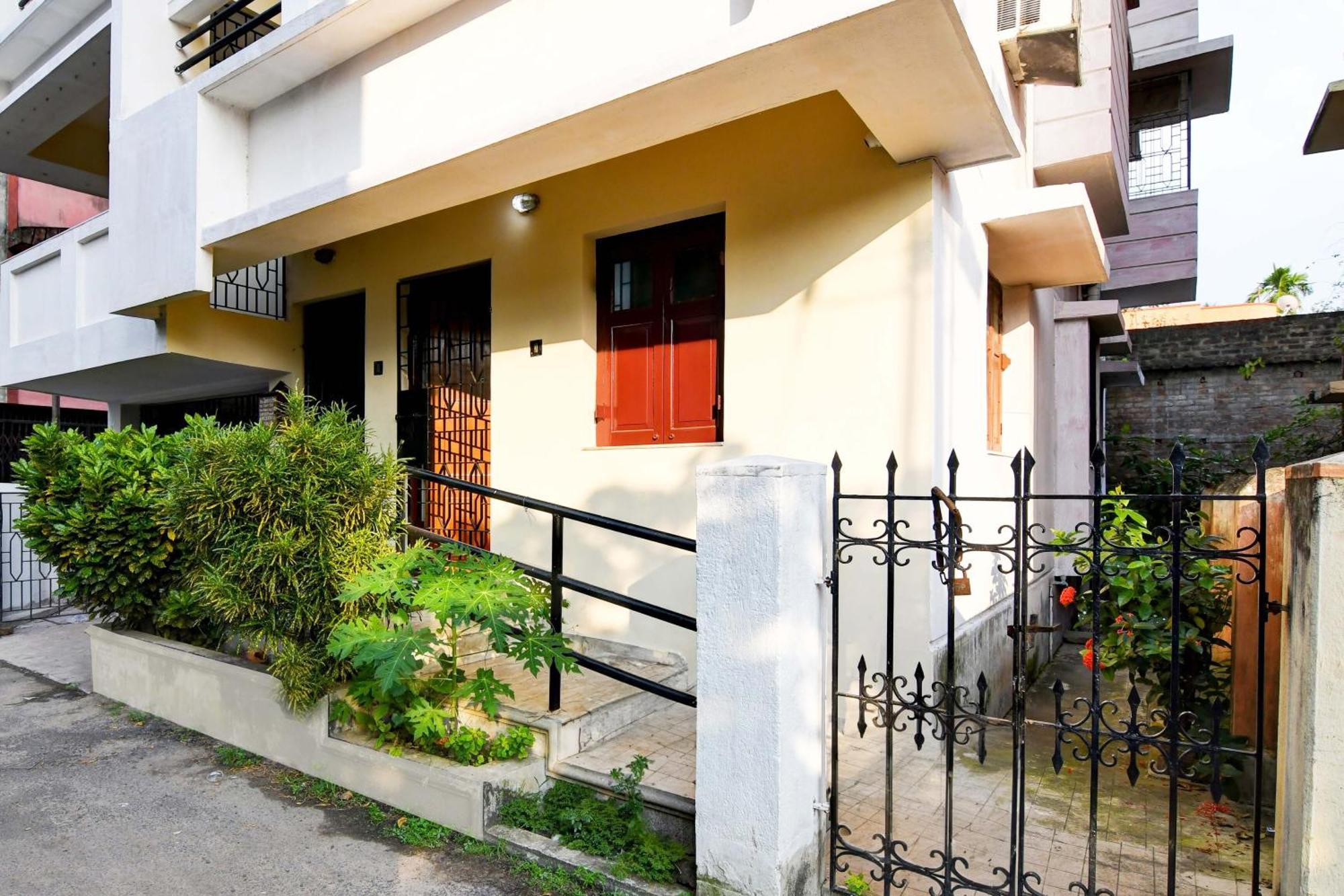 Oyo Simplex Guest House Behala Calcutta Exteriör bild